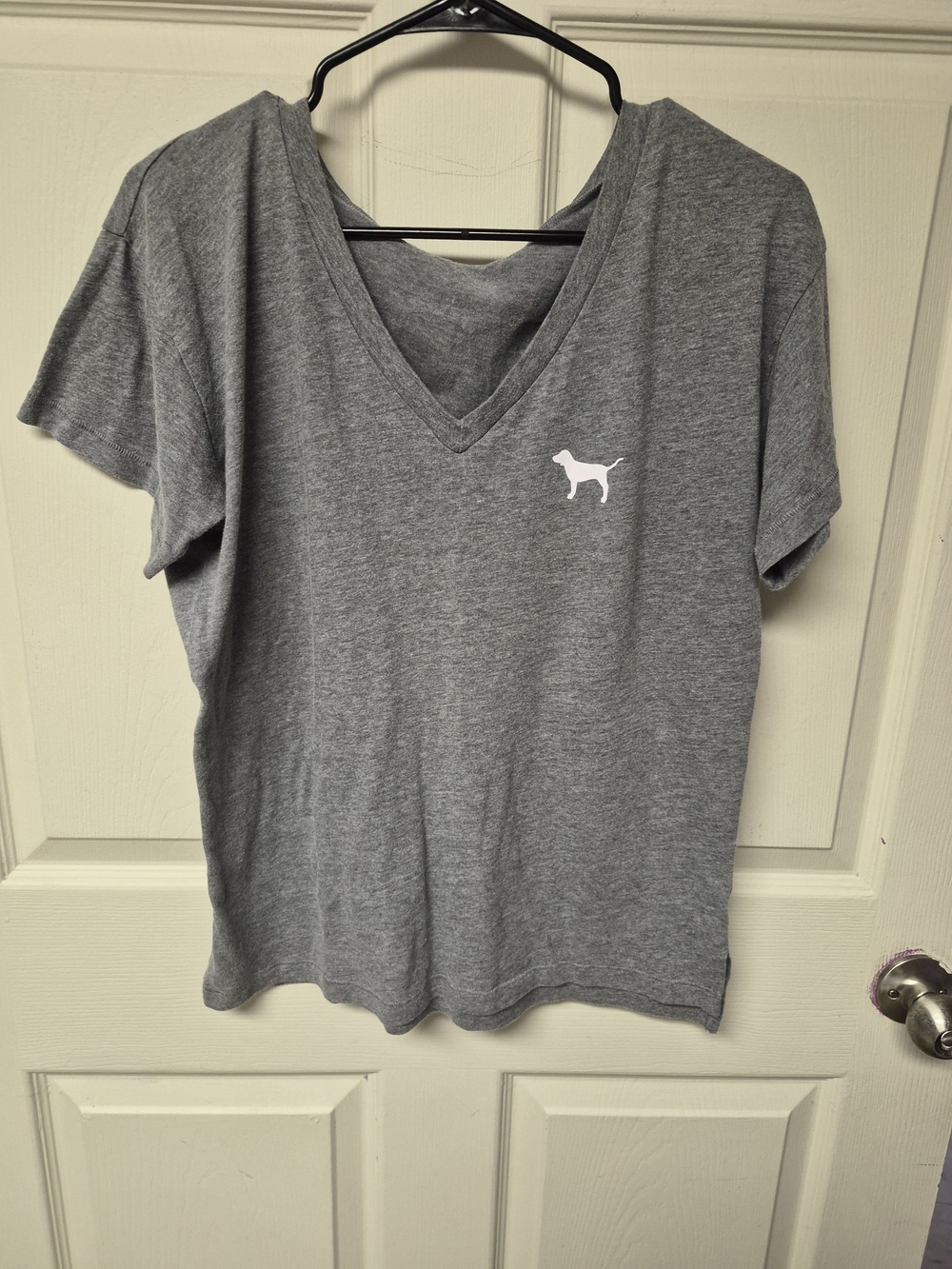 PINK Victoria's Secret Gray V-Neck Dog Logo Tee
